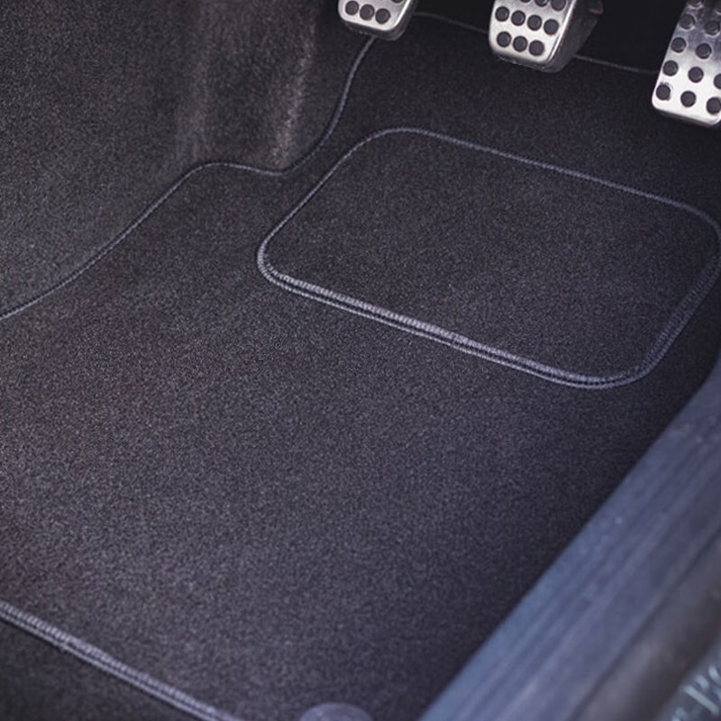 Somer Car Carpet Mat Set Compatible With Volvo V50 2004-2012 - Black Non-Slip